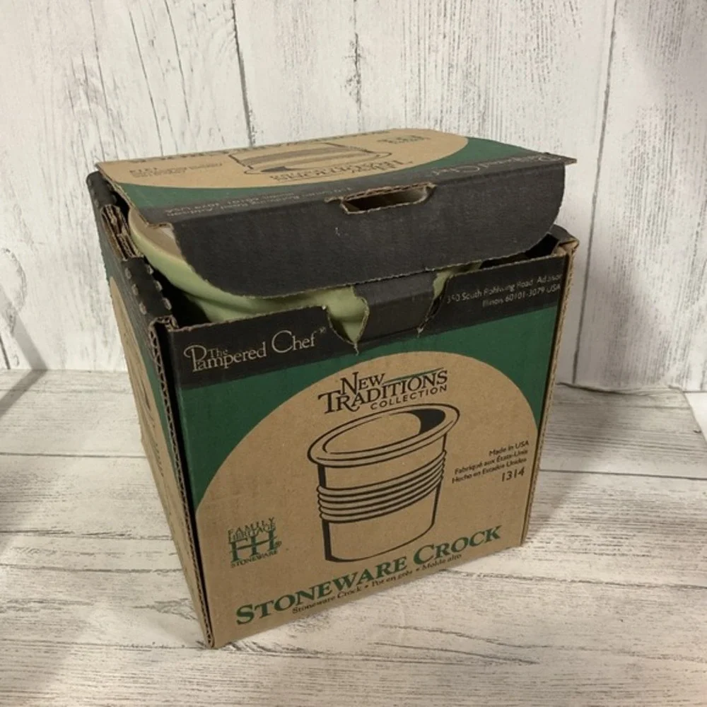 Pampered Chef Stoneware Crock Light Green‎ #1314 / Utensil Holder NIB